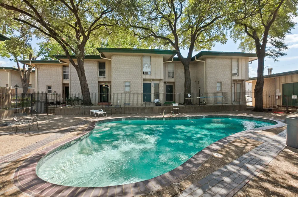 966 S Weatherred Drive Richardson, TX 75080