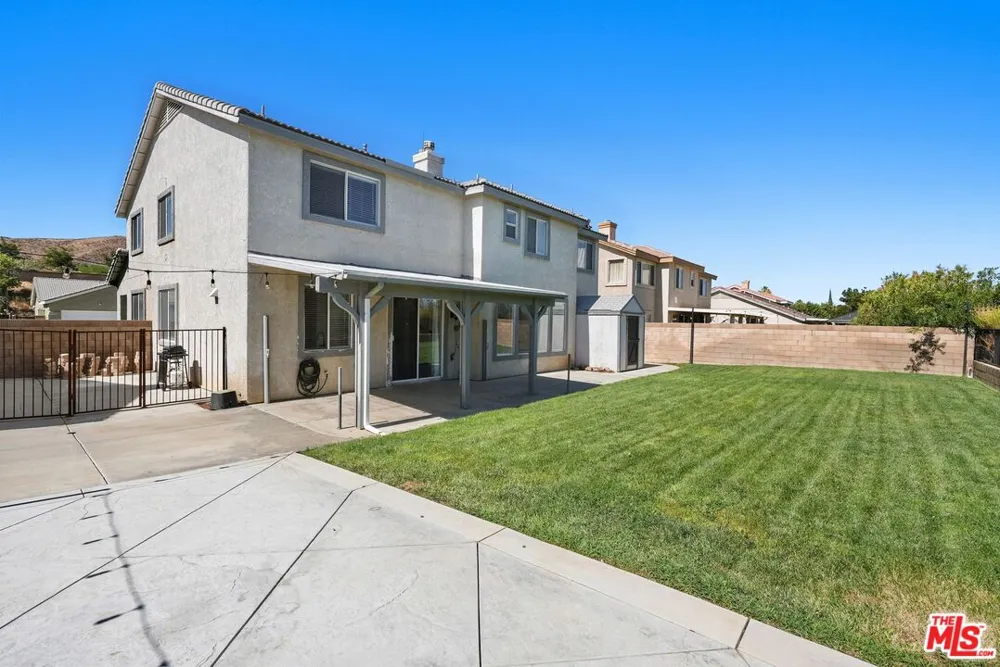 3843 Vitrina Lane Palmdale, CA 93551