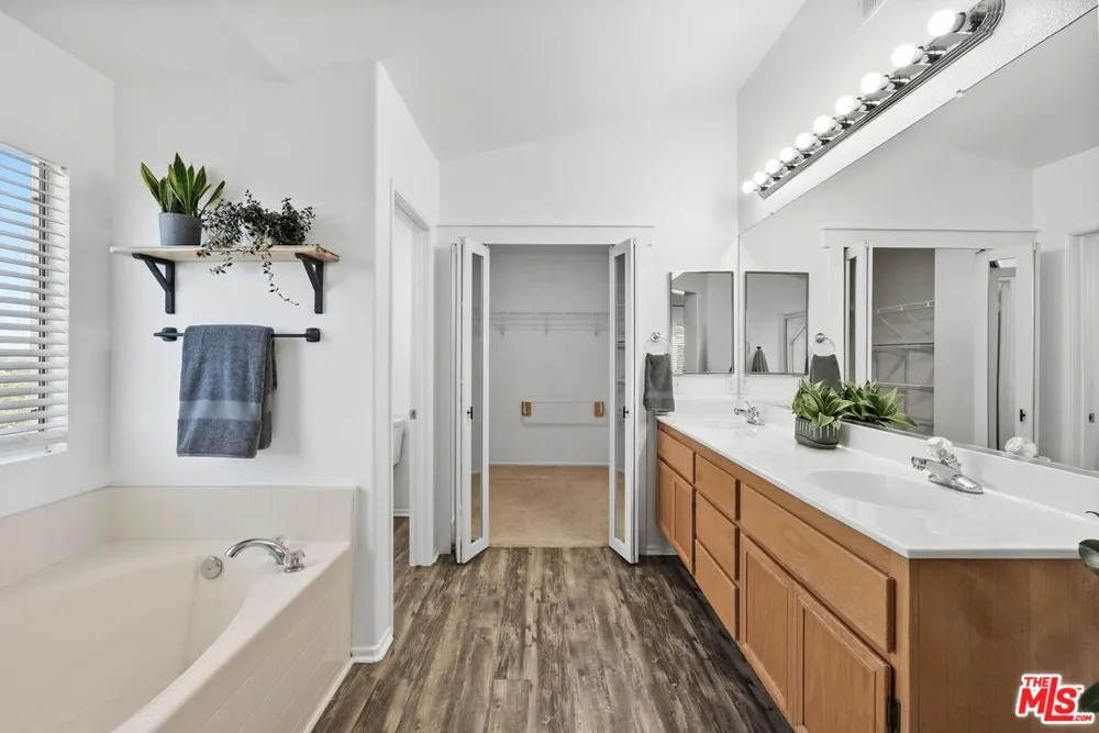 3843 Vitrina Lane Palmdale, CA 93551
