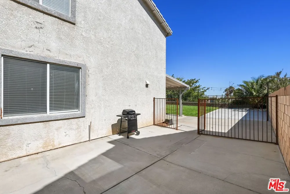 3843 Vitrina Lane Palmdale, CA 93551