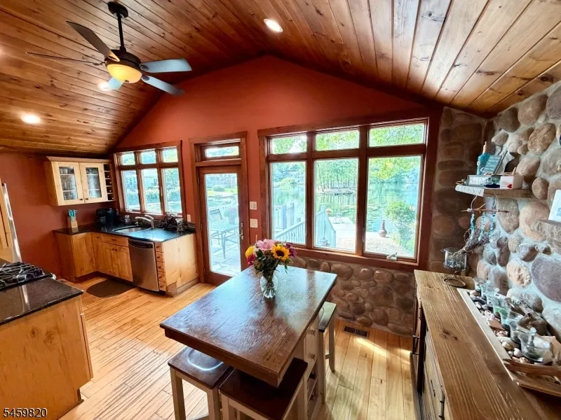 83 Sunset Trl Denville, NJ 07834