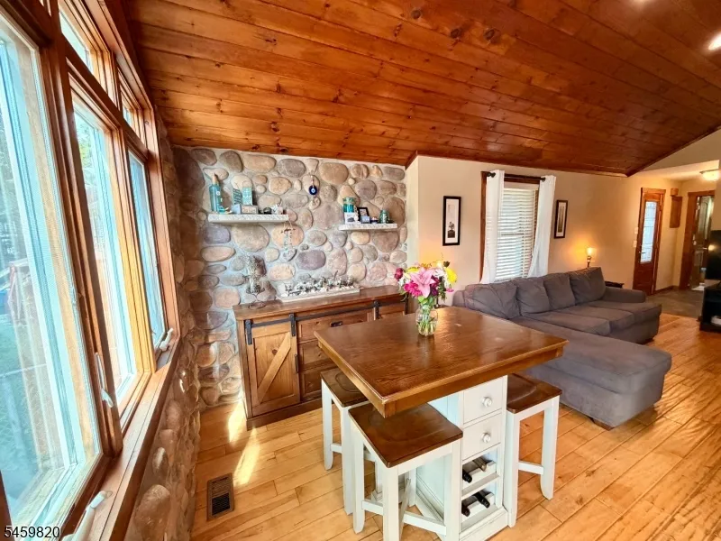 83 Sunset Trl Denville, NJ 07834