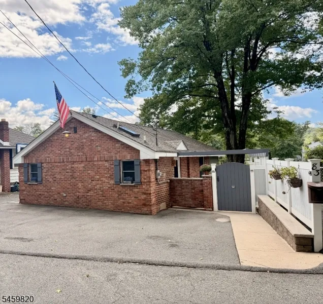 83 Sunset Trl Denville, NJ 07834