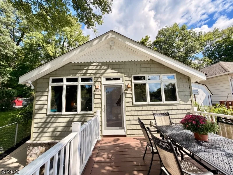 83 Sunset Trl Denville, NJ 07834