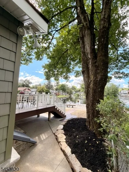 83 Sunset Trl Denville, NJ 07834