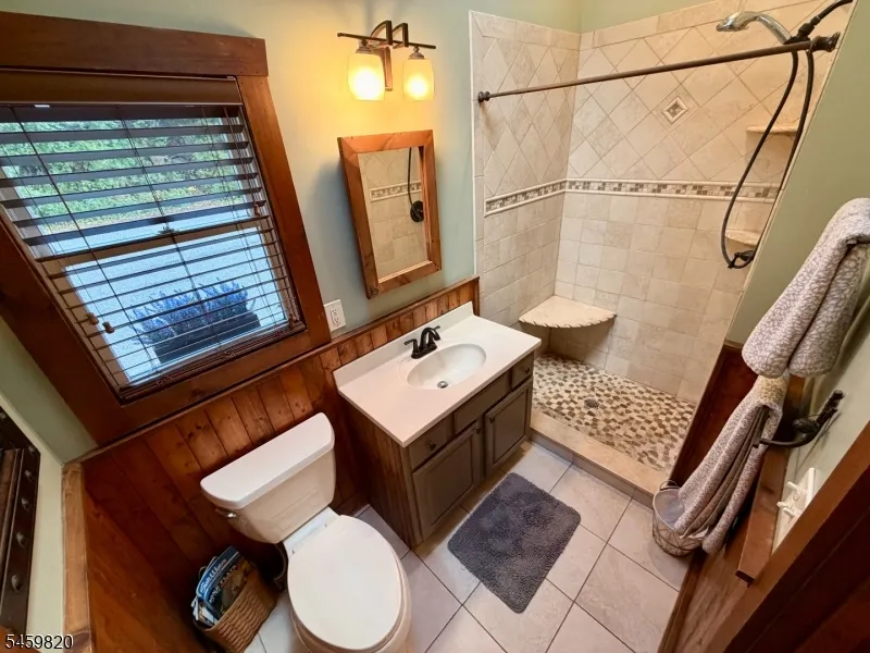 83 Sunset Trl Denville, NJ 07834