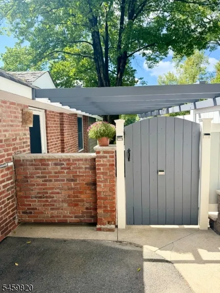 83 Sunset Trl Denville, NJ 07834