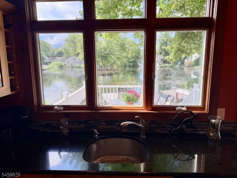 83 Sunset Trl Denville, NJ 07834