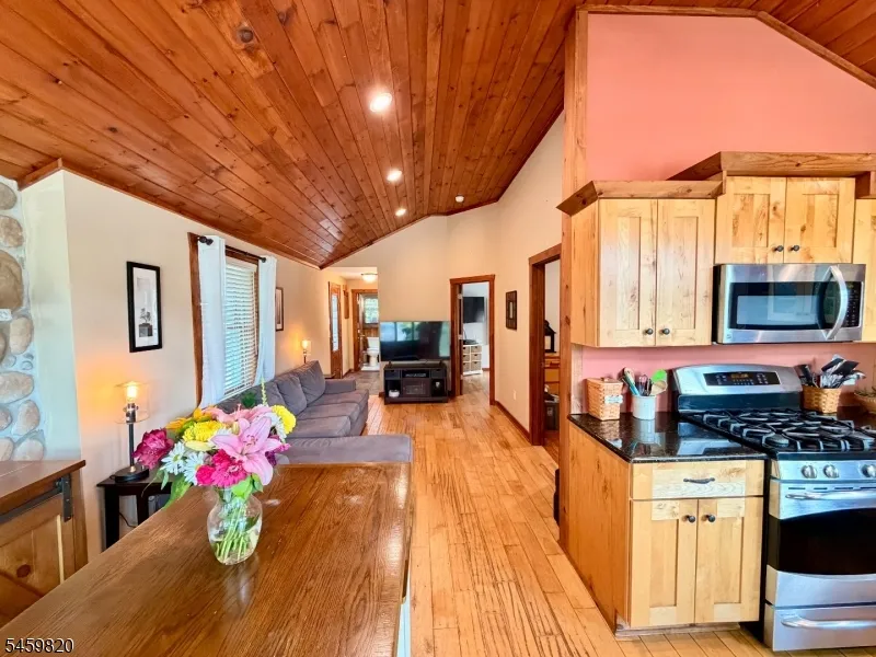 83 Sunset Trl Denville, NJ 07834