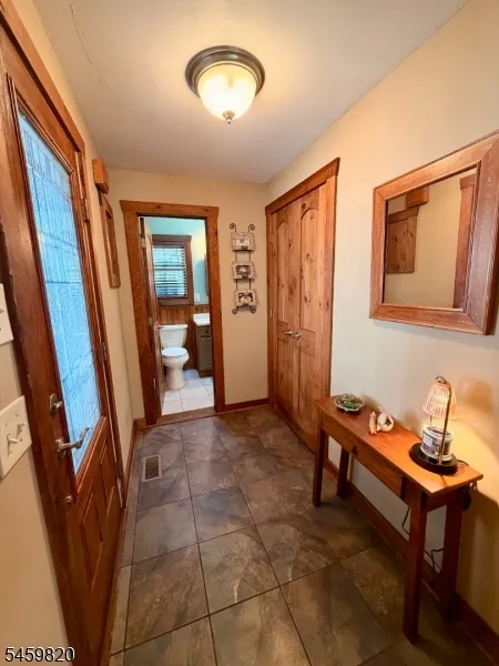 83 Sunset Trl Denville, NJ 07834