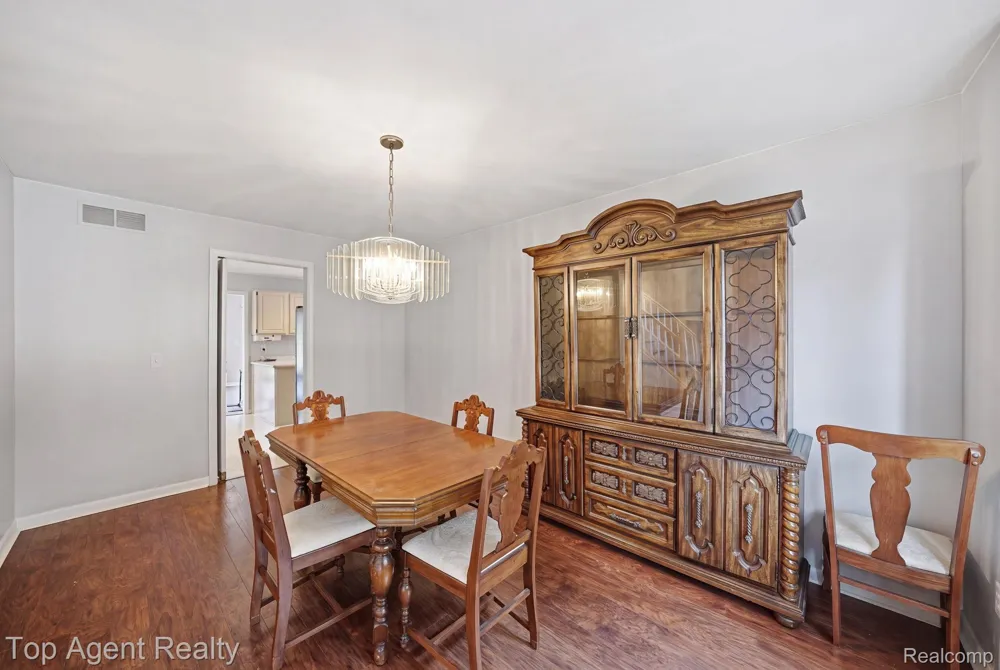 5045 Shady Creek Drive Troy City, MI 48085
