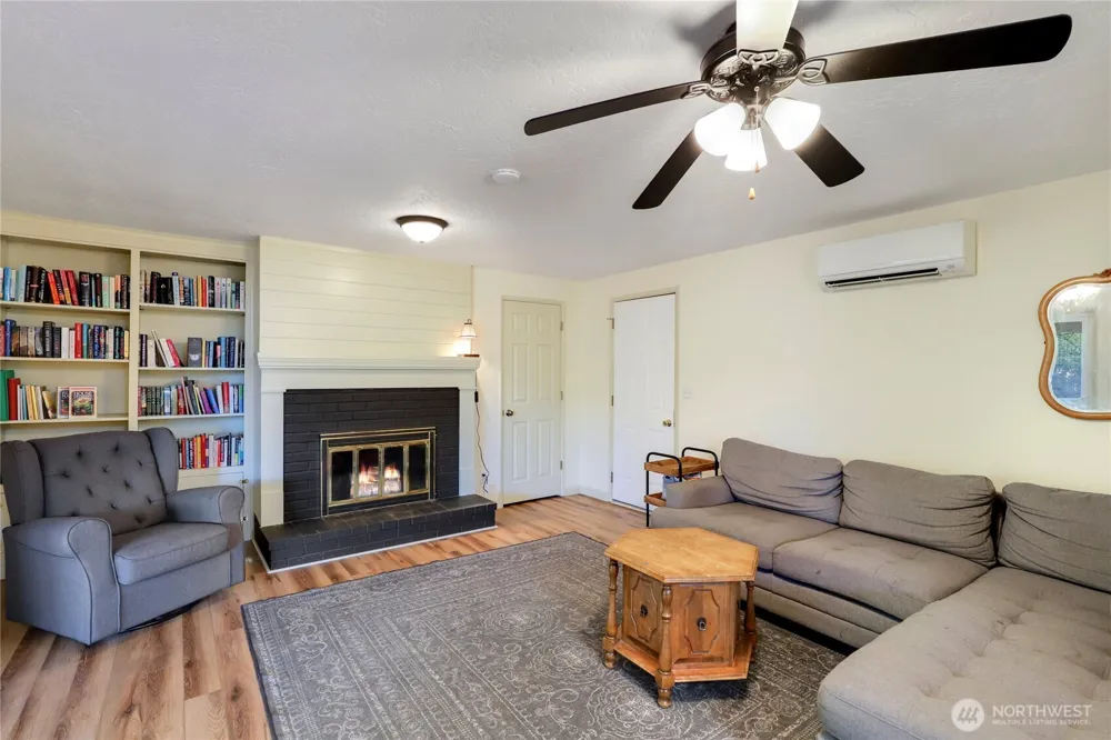 3915 Cherrywood Street Longview, WA 98632