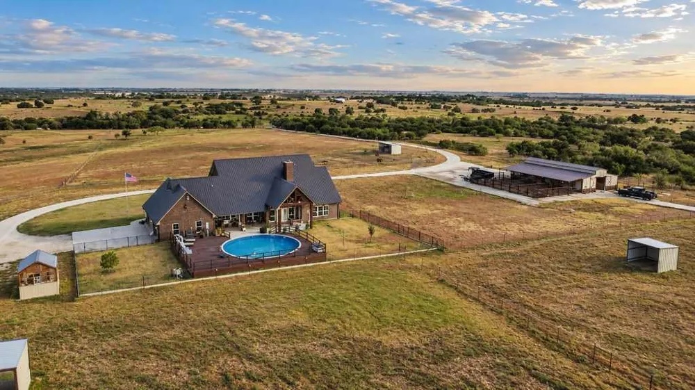 417 County Road 60 Gatesville, TX 76528