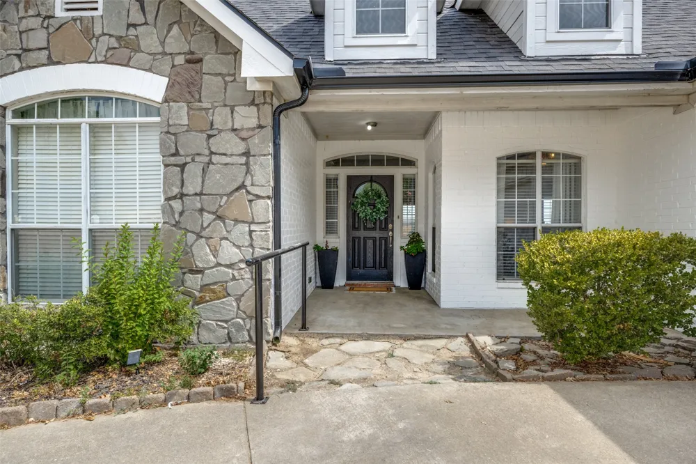 1690 Lawlis Lane Sanger, TX 76266