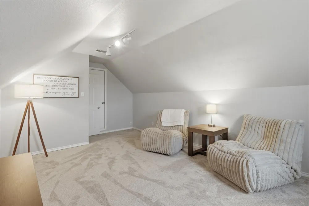 1690 Lawlis Lane Sanger, TX 76266