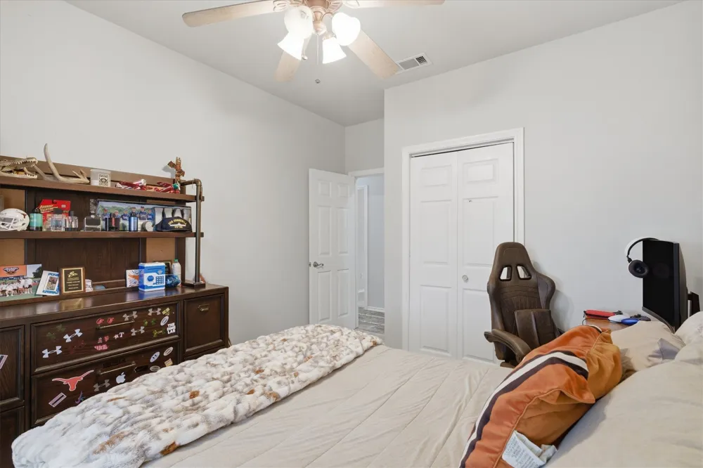 1690 Lawlis Lane Sanger, TX 76266