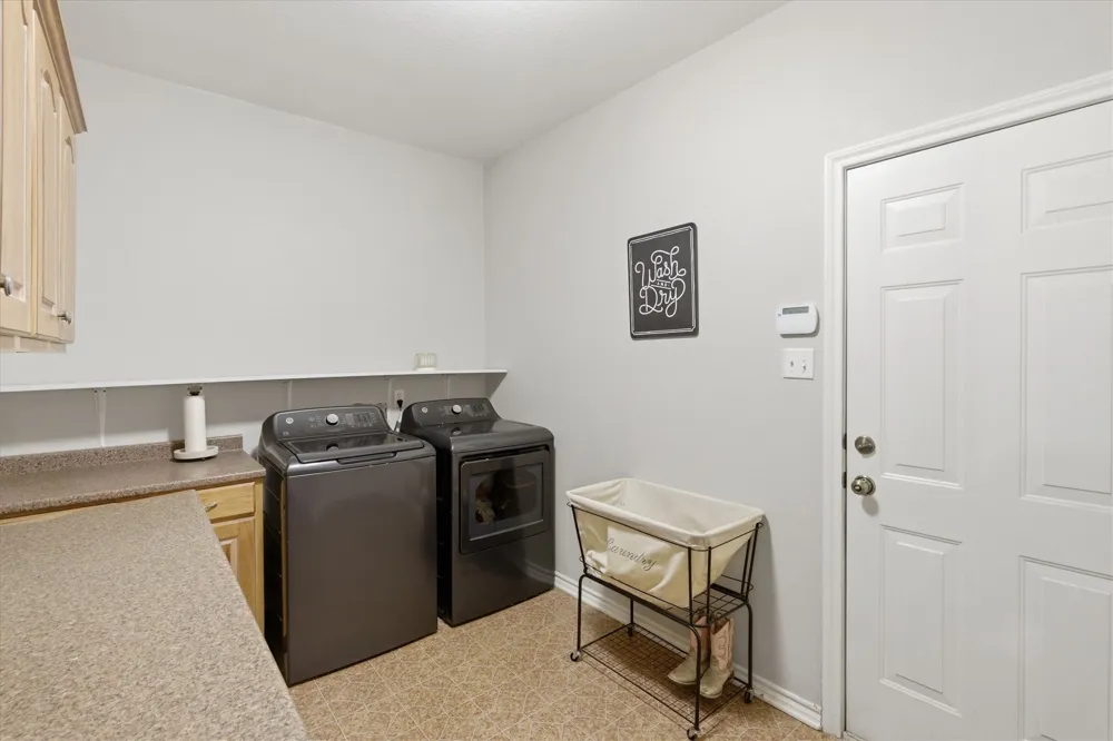 1690 Lawlis Lane Sanger, TX 76266
