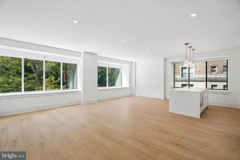 135 S 19TH STREET #201