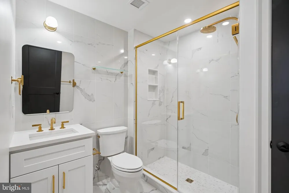 135 S 19TH STREET #201 Philadelphia, PA 19103