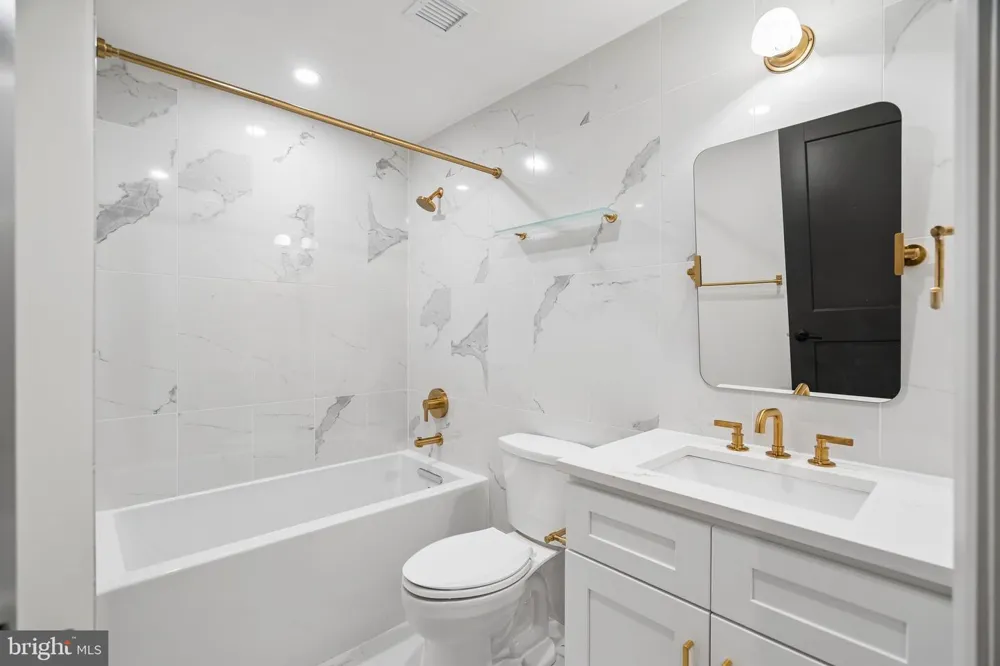 135 S 19TH STREET #201 Philadelphia, PA 19103