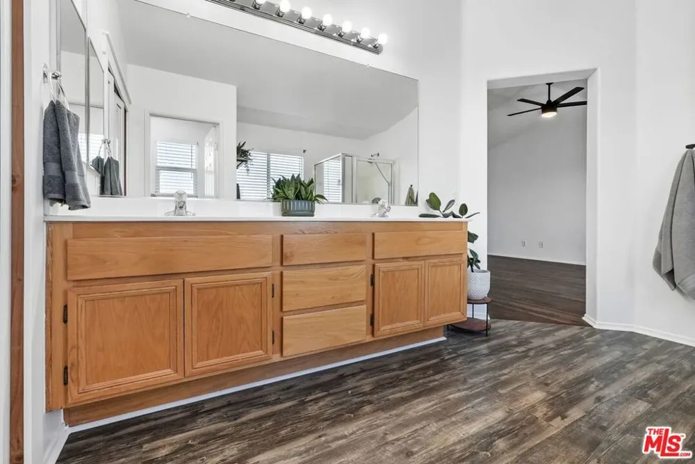 3843 Vitrina Lane Palmdale, CA 93551