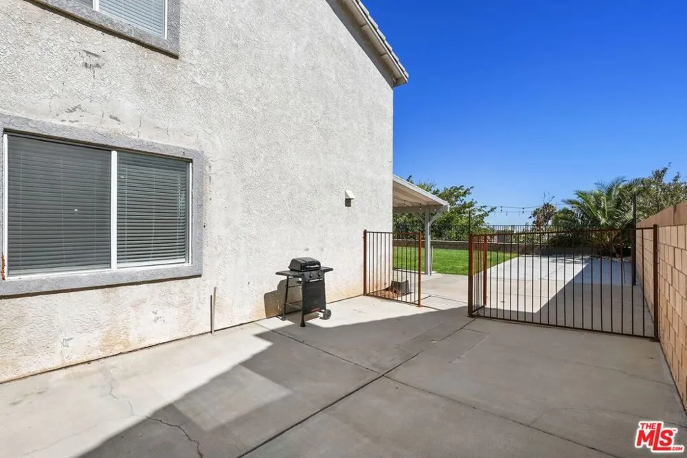 3843 Vitrina Lane Palmdale, CA 93551