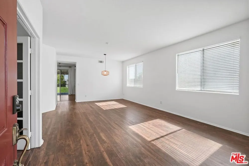 3843 Vitrina Lane Palmdale, CA 93551