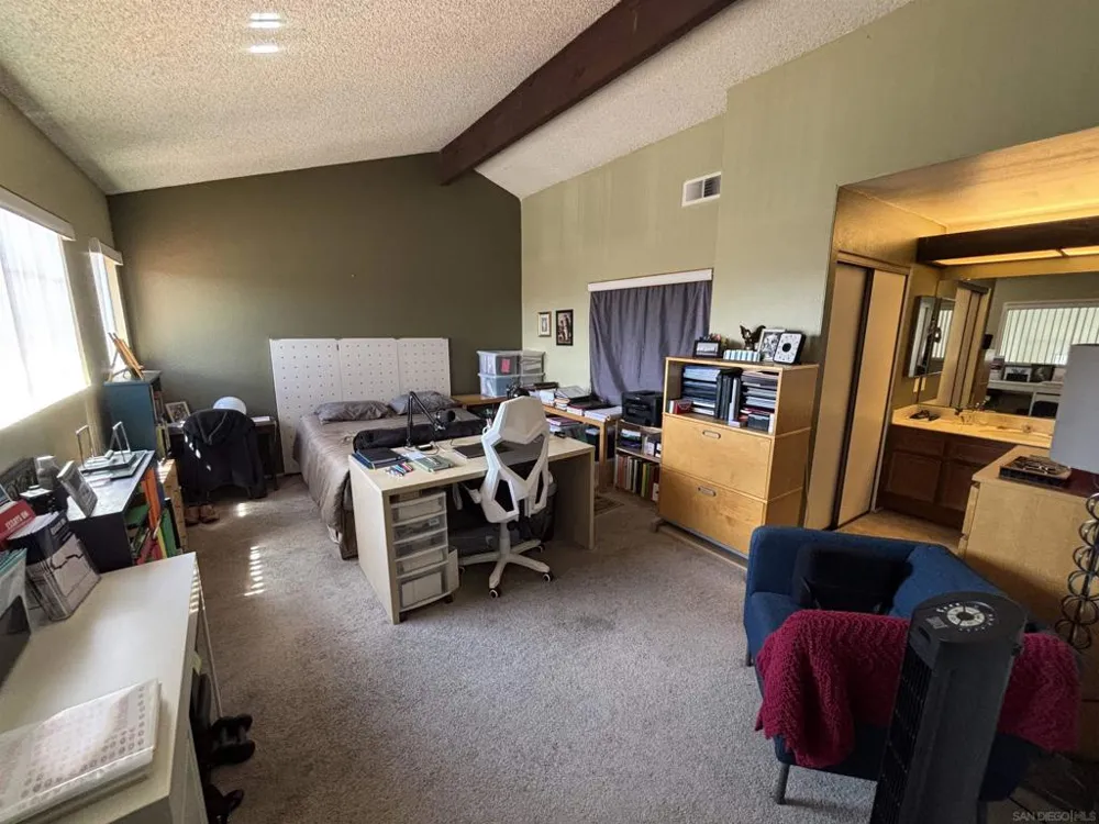 6966 Camino Revueltos San Diego, CA 92111