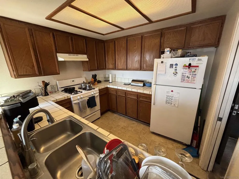 6966 Camino Revueltos San Diego, CA 92111
