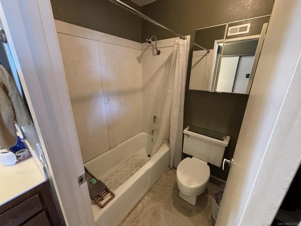 6966 Camino Revueltos San Diego, CA 92111