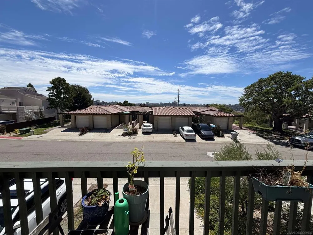 6966 Camino Revueltos San Diego, CA 92111
