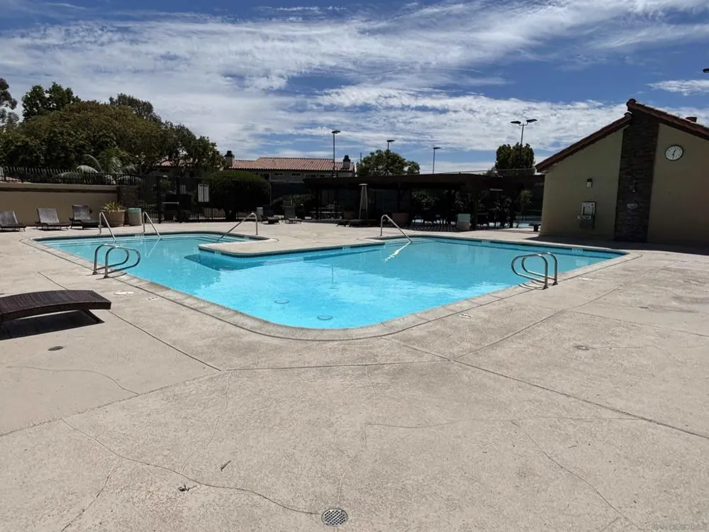 6966 Camino Revueltos San Diego, CA 92111