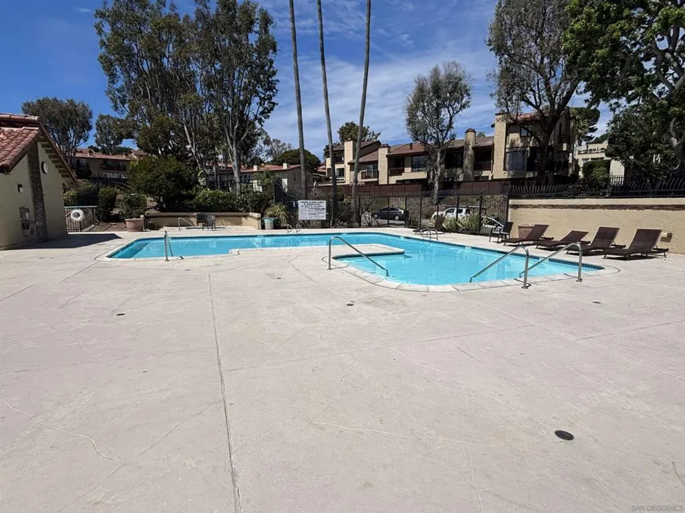6966 Camino Revueltos San Diego, CA 92111