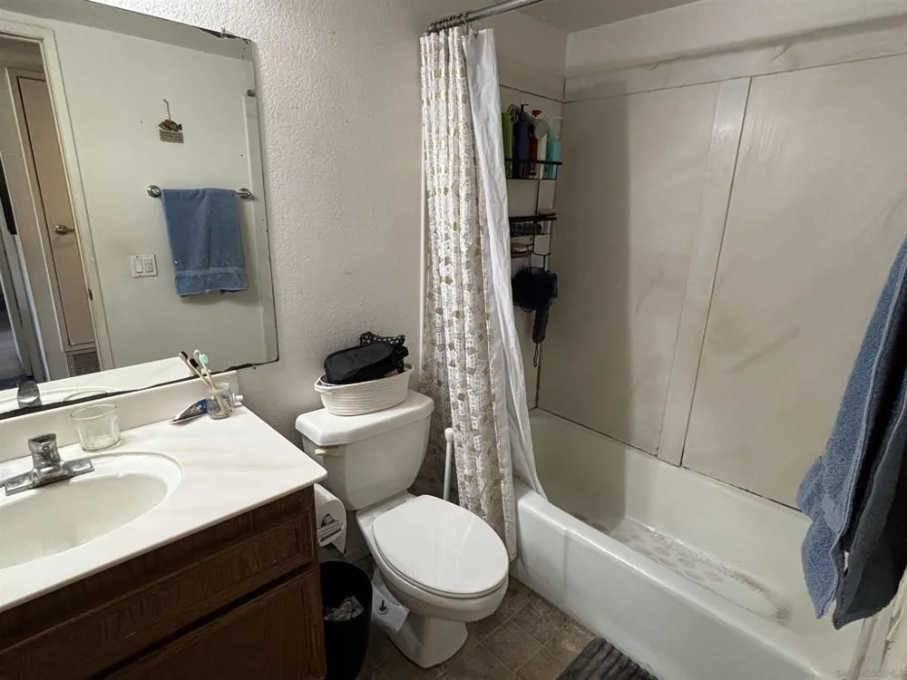 6966 Camino Revueltos San Diego, CA 92111