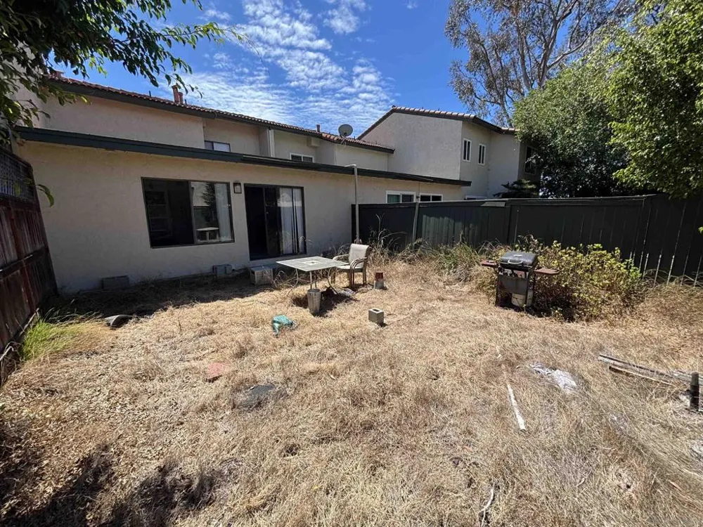 6966 Camino Revueltos San Diego, CA 92111