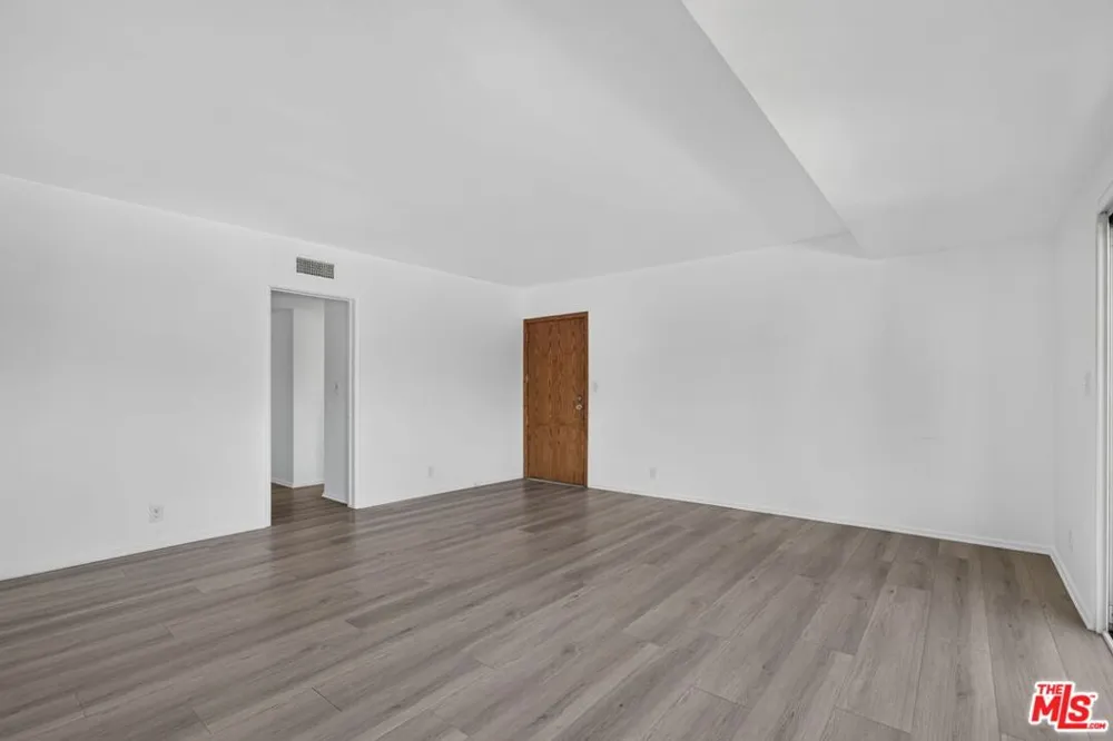 324 E Tamarack Avenue Inglewood, CA 90301