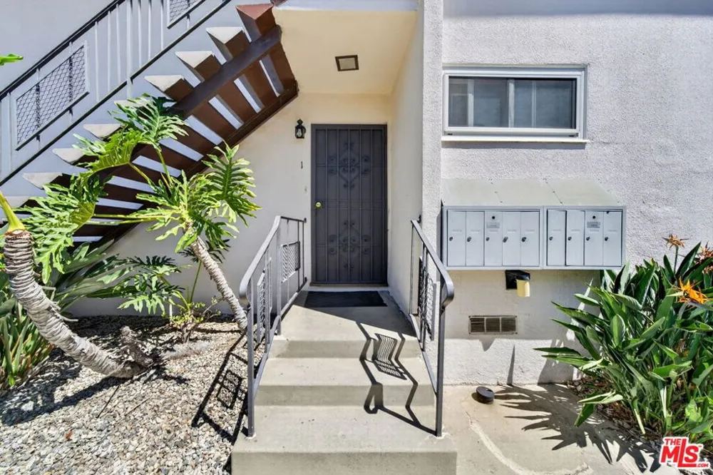 324 E Tamarack Avenue Inglewood, CA 90301