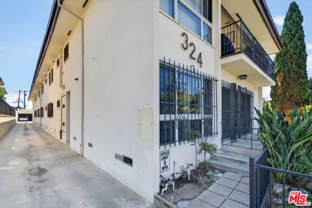 324 E Tamarack Avenue Inglewood, CA 90301