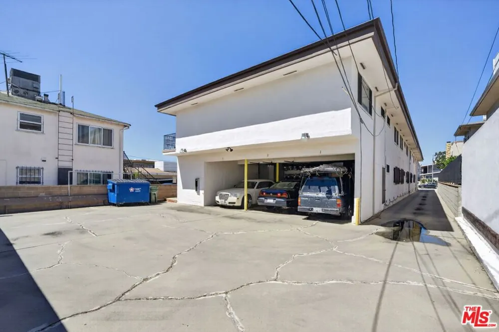 324 E Tamarack Avenue Inglewood, CA 90301