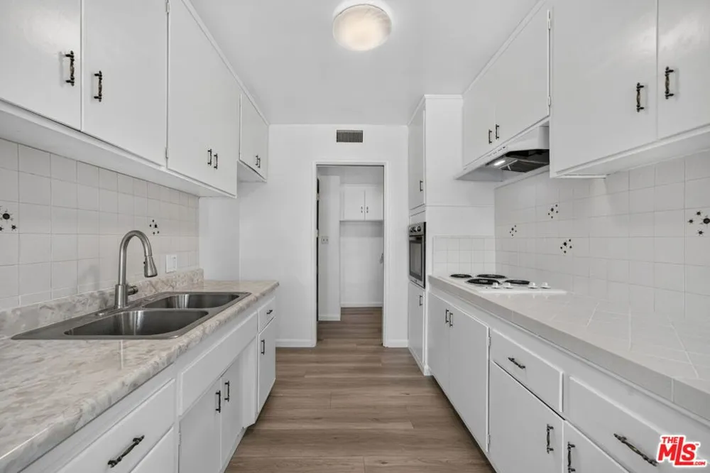 324 E Tamarack Avenue Inglewood, CA 90301