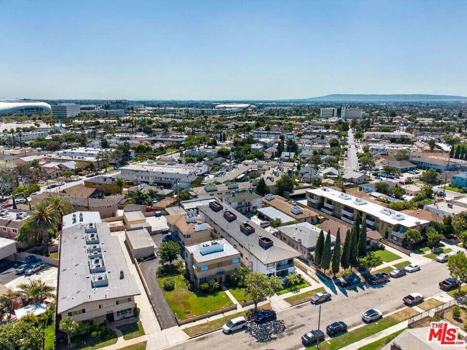 324 E Tamarack Avenue Inglewood, CA 90301