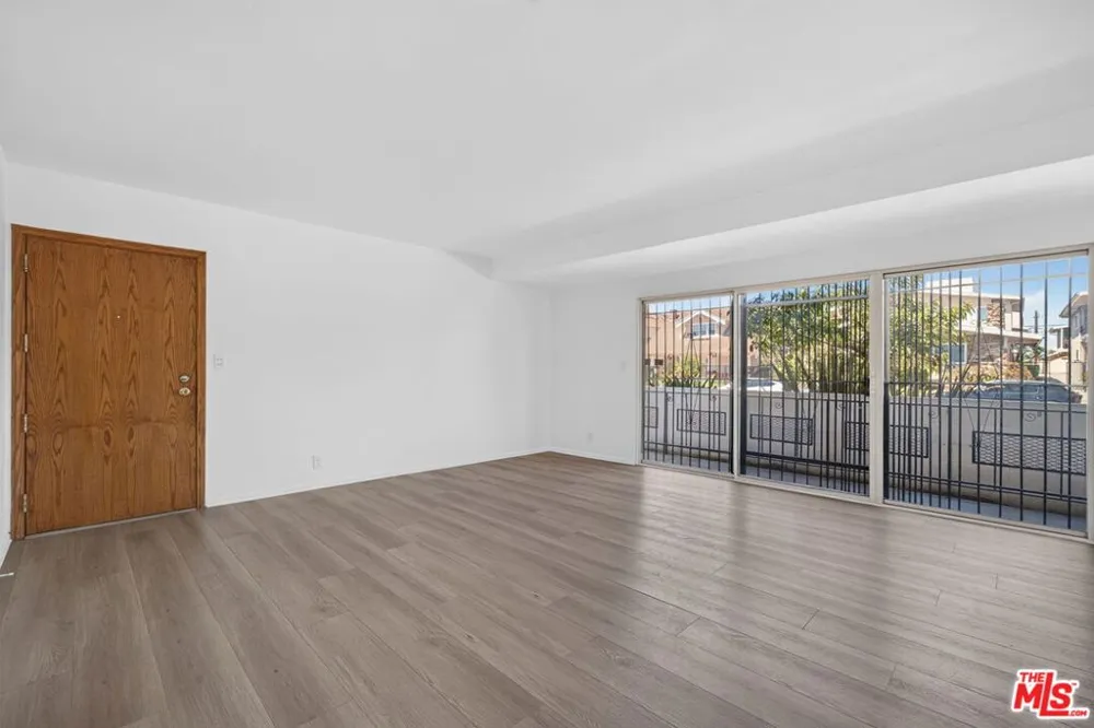 324 E Tamarack Avenue Inglewood, CA 90301