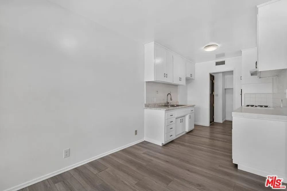 324 E Tamarack Avenue Inglewood, CA 90301