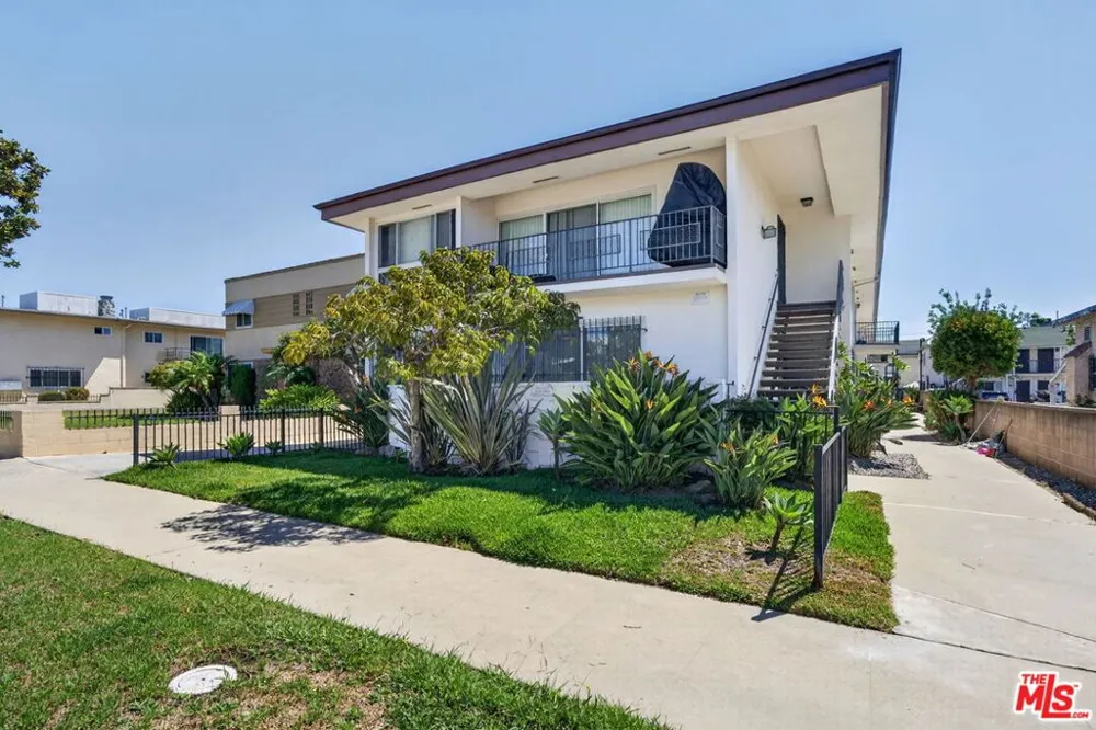 324 E Tamarack Avenue Inglewood, CA 90301