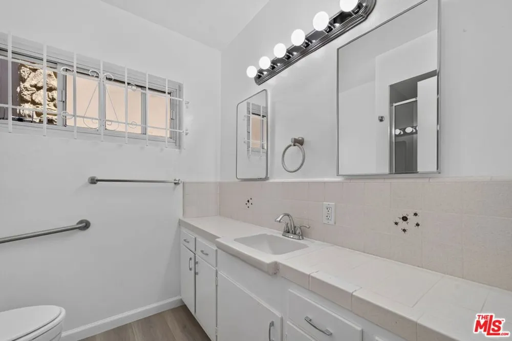 324 E Tamarack Avenue Inglewood, CA 90301