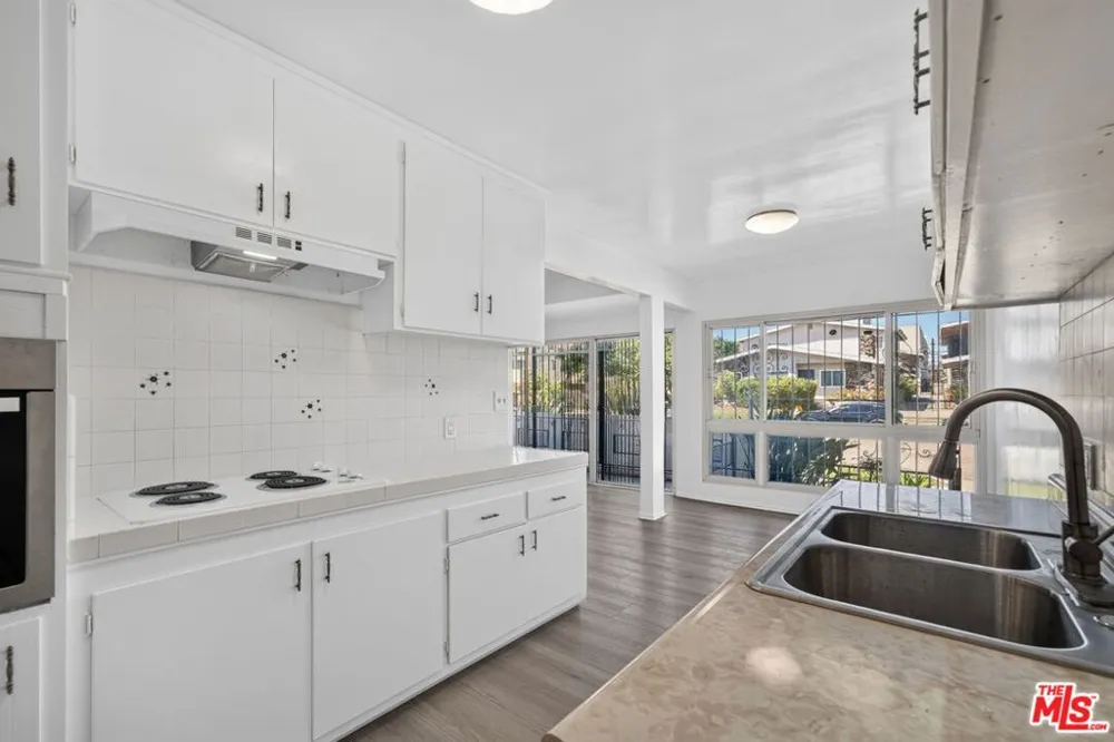 324 E Tamarack Avenue Inglewood, CA 90301