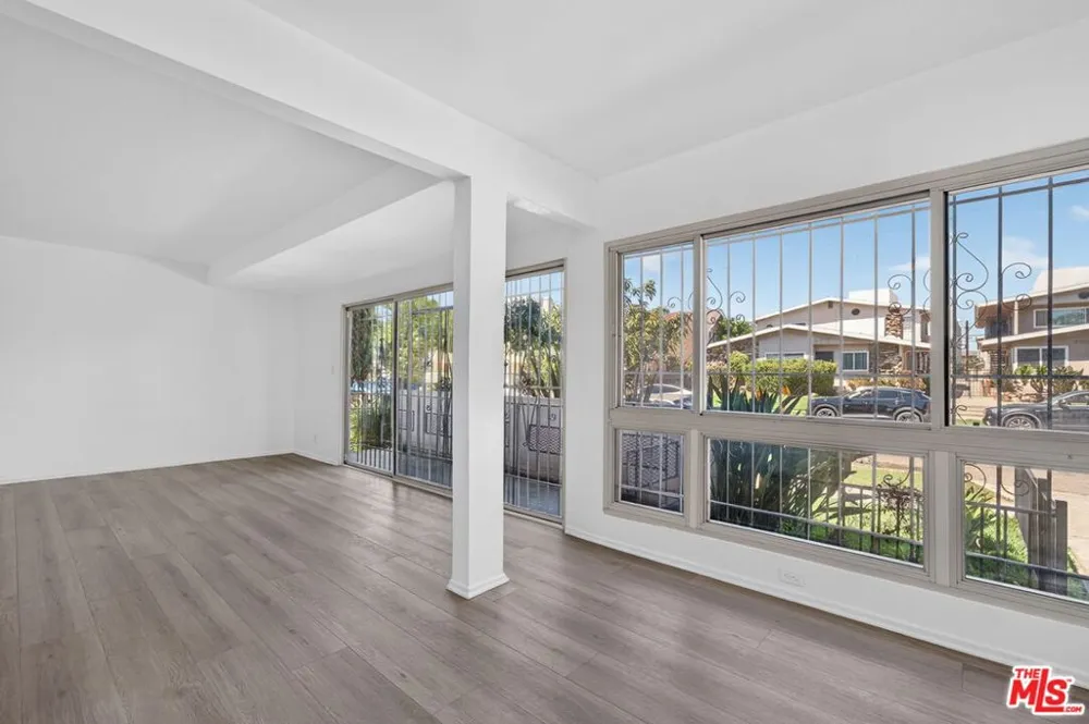 324 E Tamarack Avenue Inglewood, CA 90301