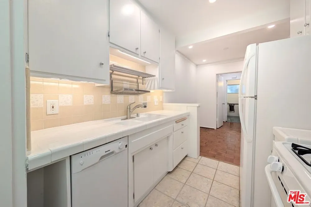 1037 11th Street #2 Santa Monica, CA 90403