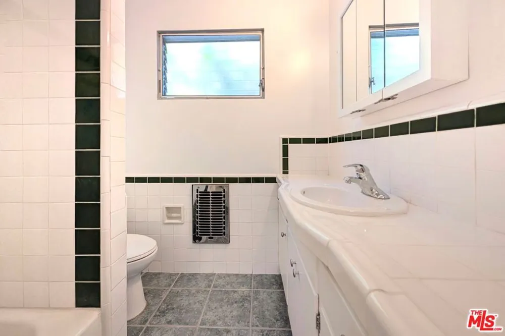 1037 11th Street #2 Santa Monica, CA 90403