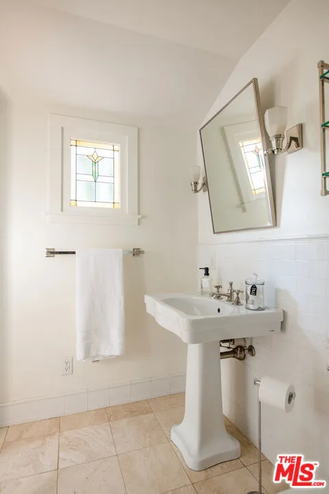 379 Bellefontaine Street Pasadena, CA 91105